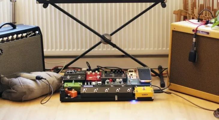 how to connect two amps together