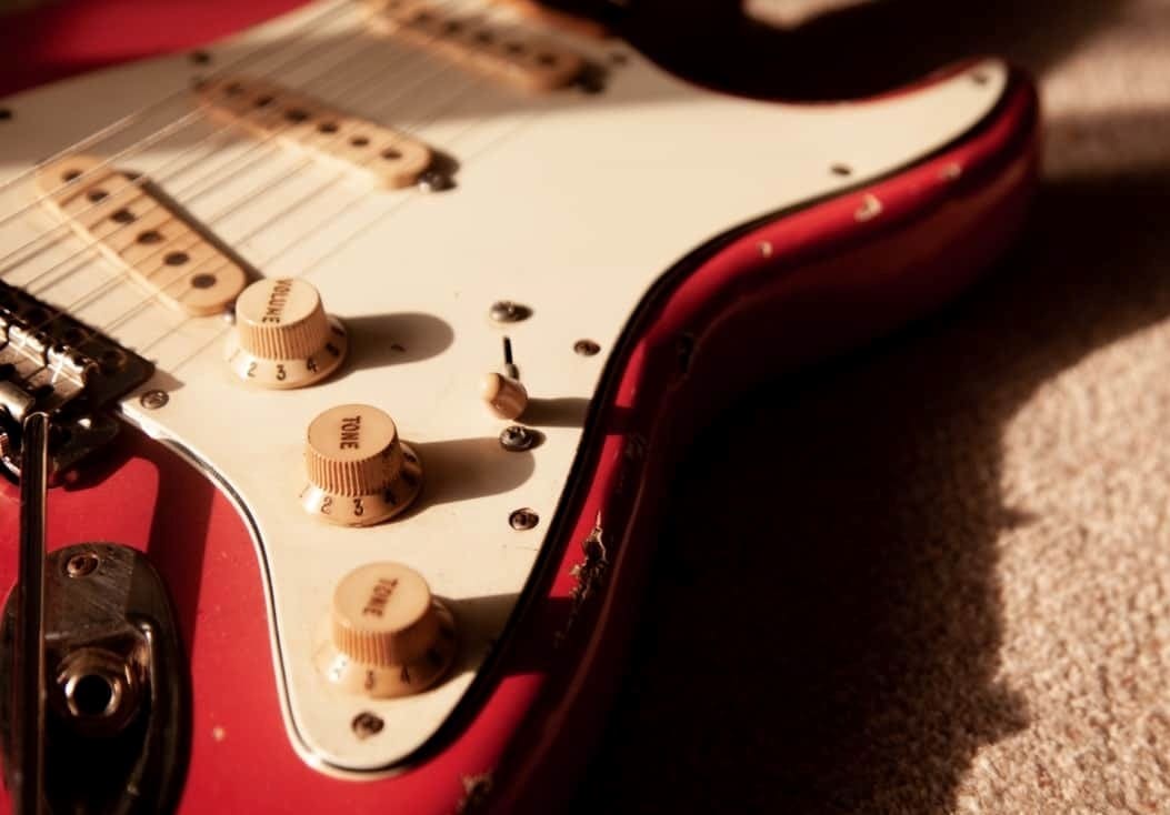 Stratocaster Cost (Fender & Squier) Cheapest & Expensive!