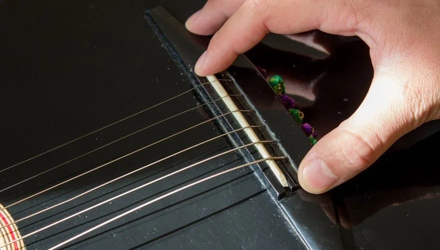 Guitar Saddle vs Bridge Key Difference & Common Types