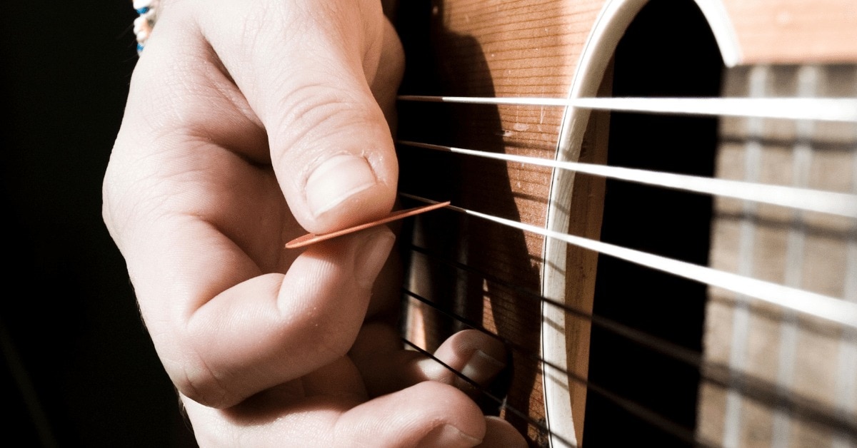 7 Types of Guitar Picking Techniques You Can Master!