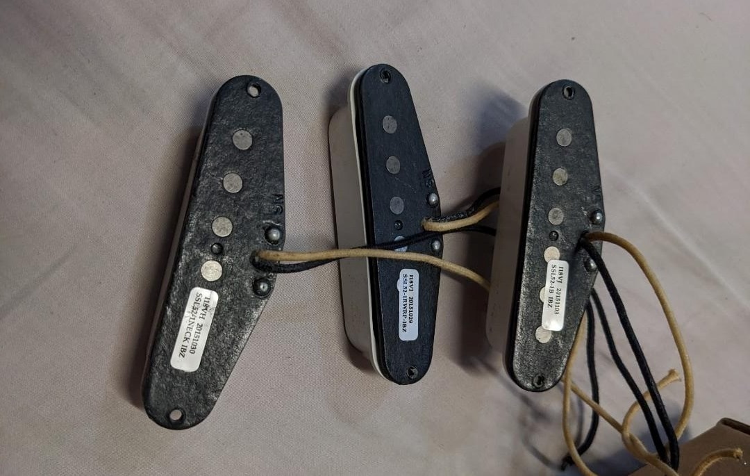 Alnico 2 vs 5 + (A Brief Comparison with Alnico 3 & 4)