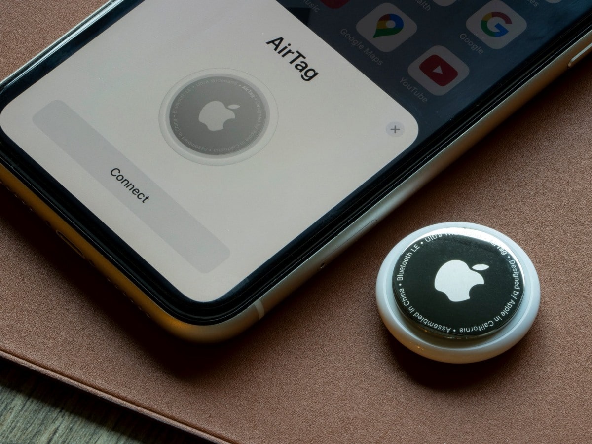 Why is My AirTag Beeping? Do AirTags Make Noise? (Explained!)