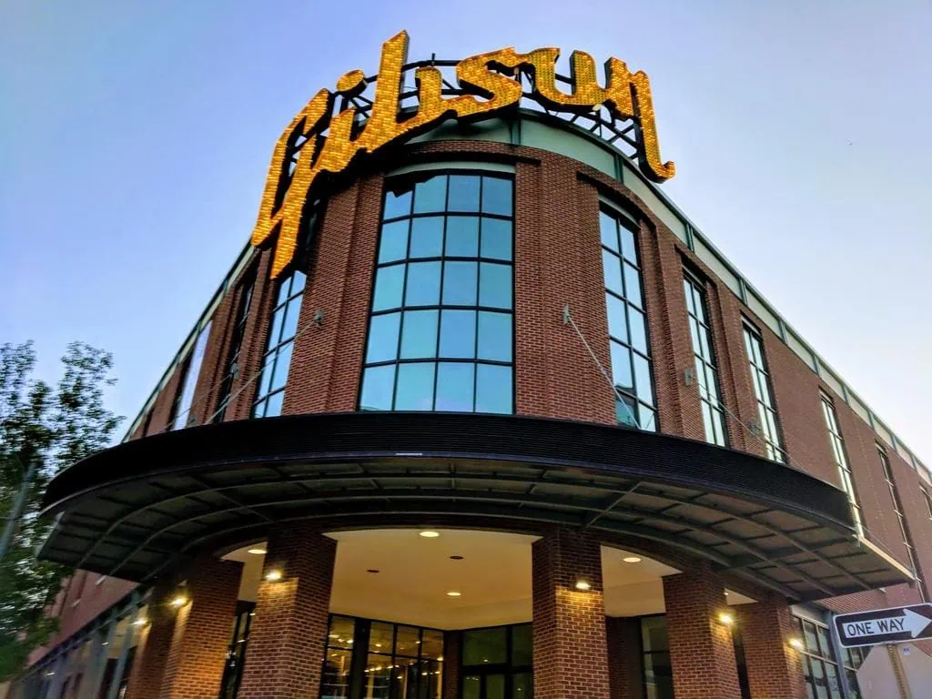 Where Are Gibson Guitars Made? (Their Factory Locations!)