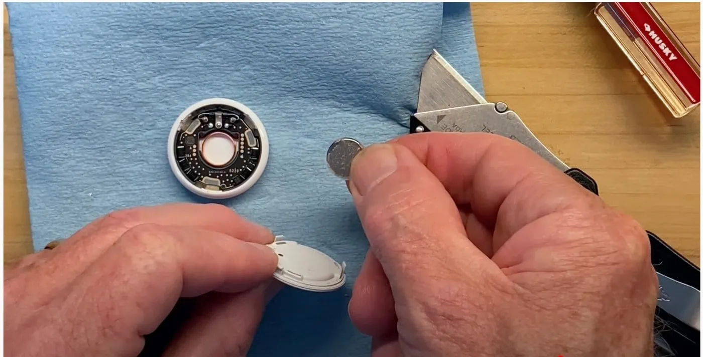 Why is My AirTag Beeping? Do AirTags Make Noise? (Explained!)