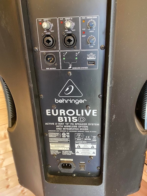 Behringer Eurolive B115D I:O