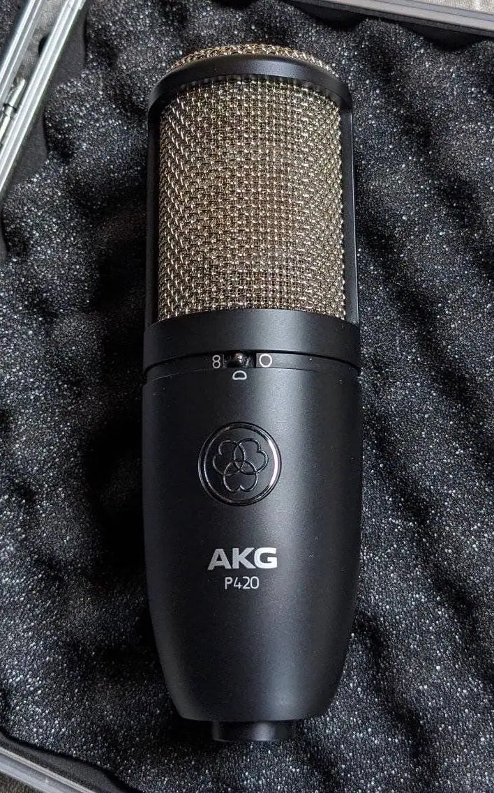 AKG P420