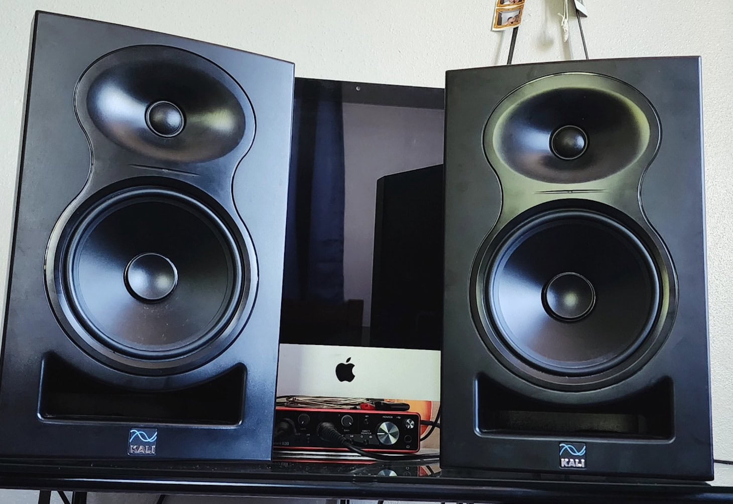 Kali Audio LP-6 V2