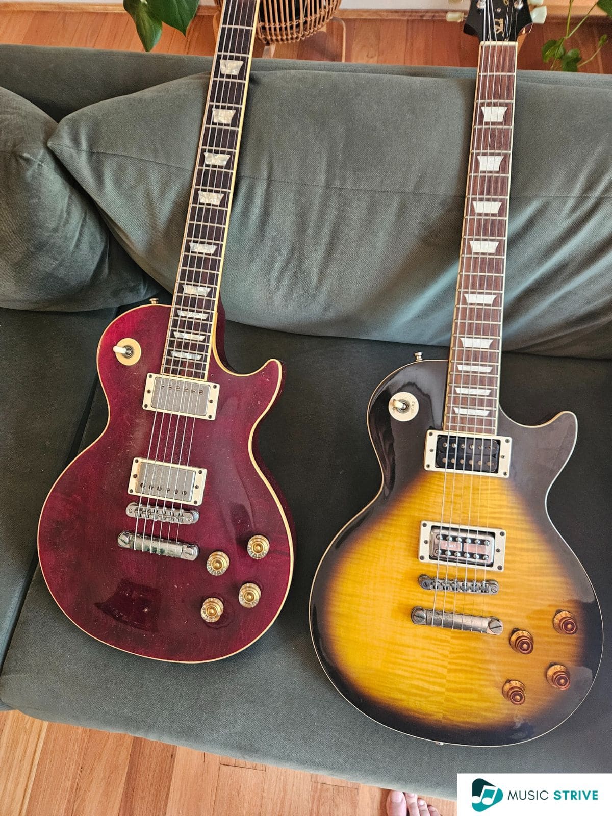 Gibson and Epiphone Les Paul - Side by Side