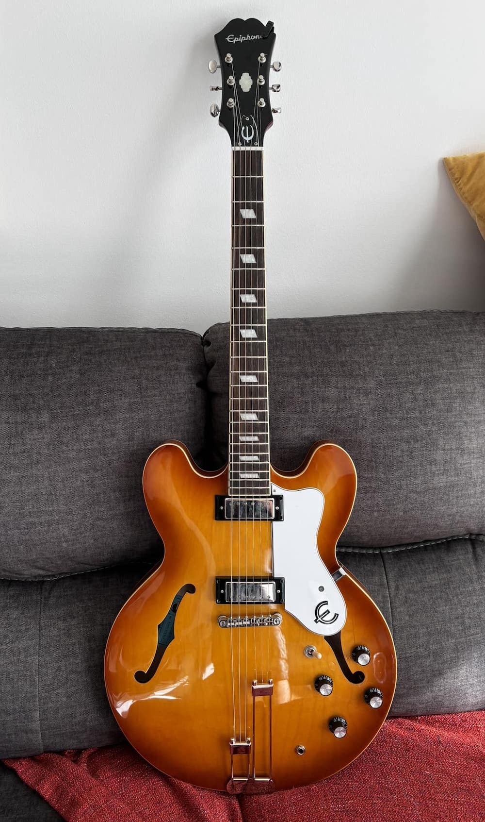 Epiphone Riviera